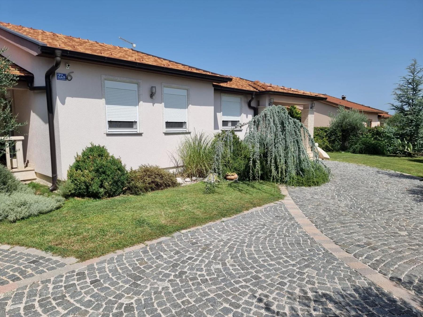 Villa Aleksandra Ljubuški Exteriör bild